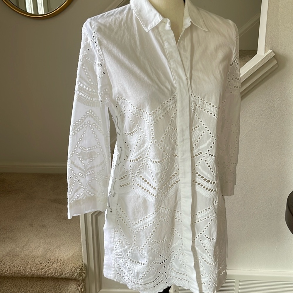 Chico’s White Eyelet  Longer Length Button Down Cotton  Blouse Shirt Size 4